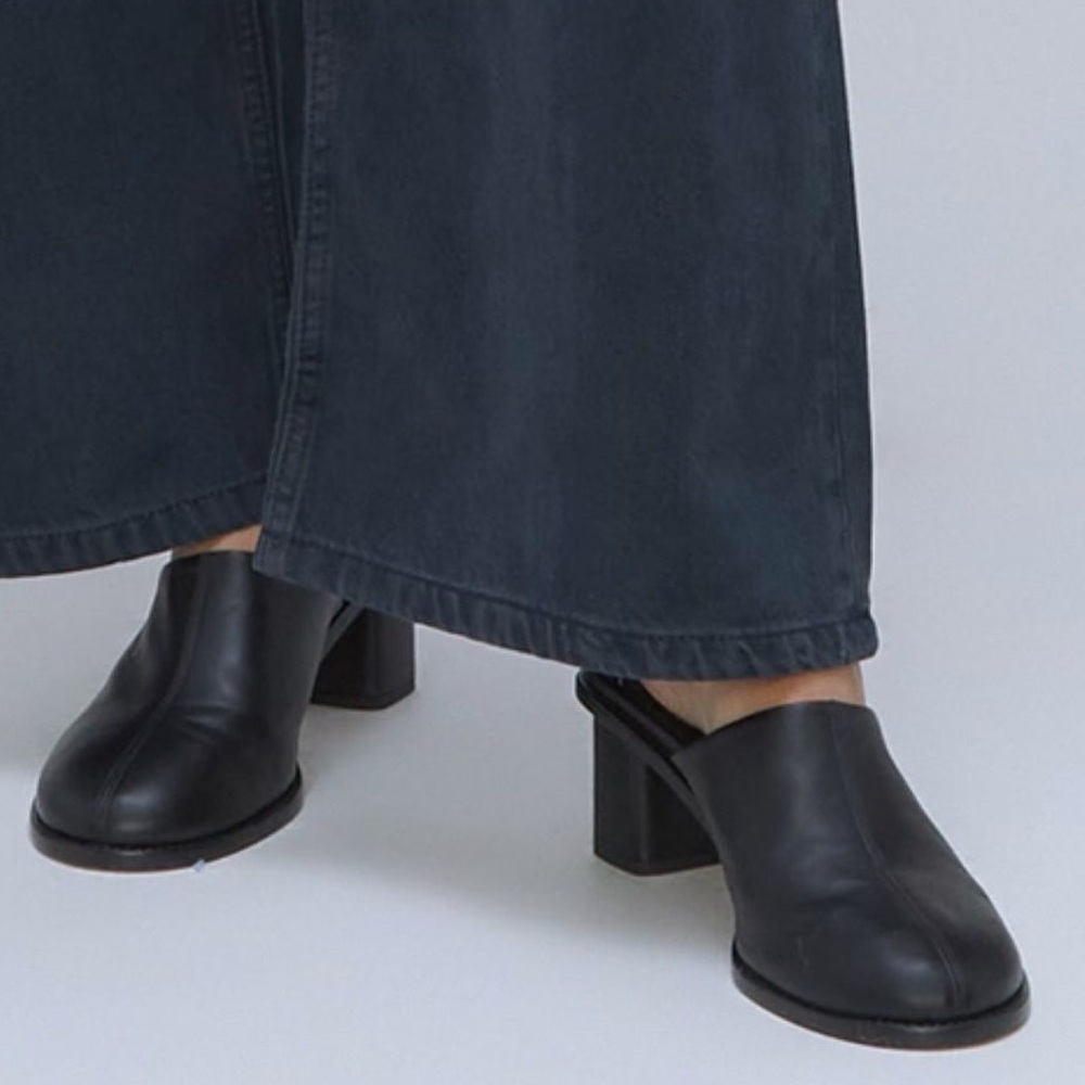 Everlane Black Nappa Leather The Artist Heeled Mules